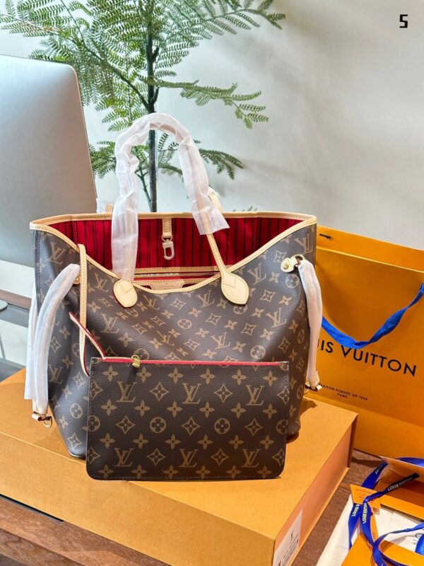 Medium shopping bag! Entry-level models! Absolute Lifetime Models! This thing is a classic!