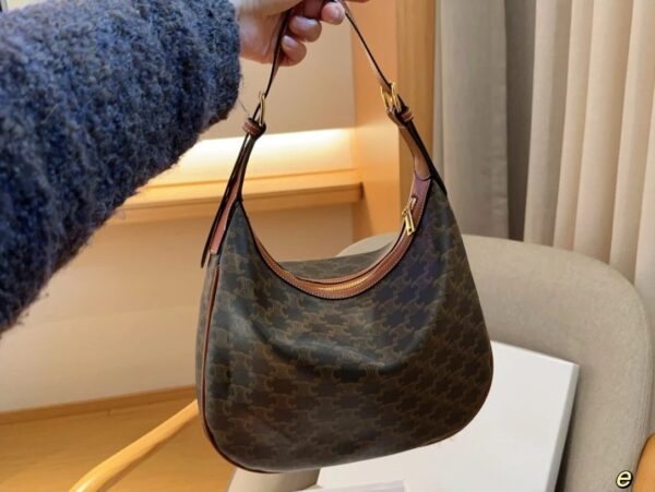 New Heloise Arc de Triomphe Hobo Armpit Bag Presbydom Moon Bag Size 28×30 Gift Box Packaging